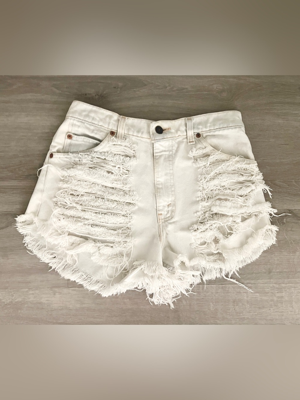 Levi's White Distressed High-Rise Denim Shorts, Vintage 550, Size 2/4, 28-30